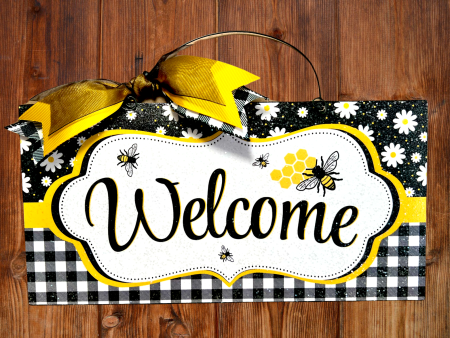 Daisy and Bees Welcome sign. Hot on Sale